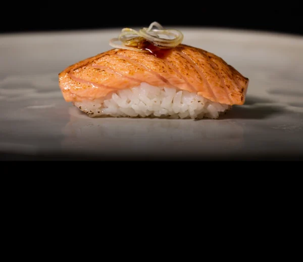 nigiri_losos_opalony